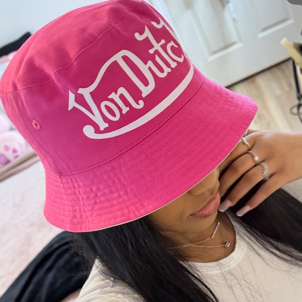 Von Dutch Vibrant Pink Hat